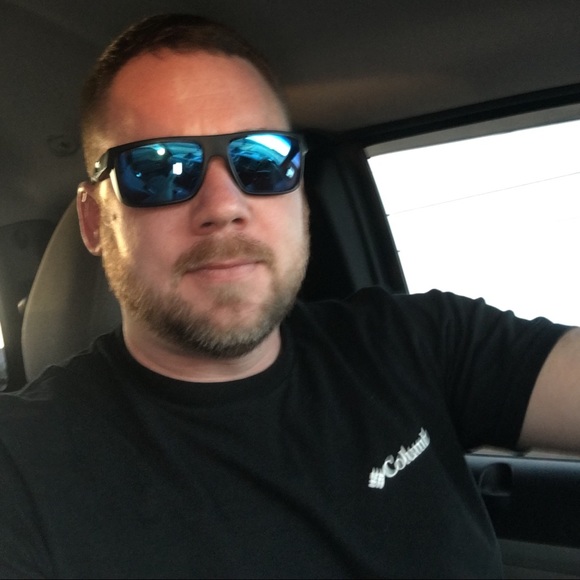 Meet your Posher, Josh - Picture 1 of 1